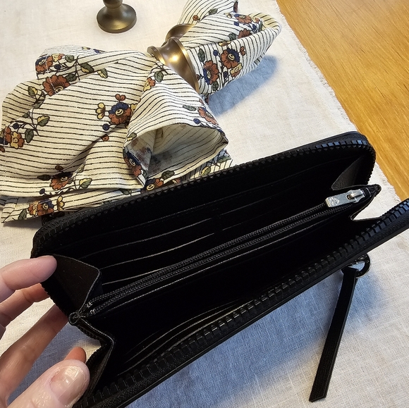 Longchamp Neo Neoprene Leather Trim Le Pliage Black Wallet Like New - Picture 3 of 6